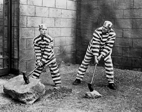 Le risque en cas de plagiat est pénal (image tirée du film Convict 13 de et avec Buster Keaton)